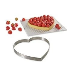 De gros ???? Cercle perforé forme coeur ø 18 cm de L'école Valrhona par De Buyer ✔️ -Patisse Magasin cercle perfore forme coeur o 18 cm de l ecole valrhona par de buyer 2