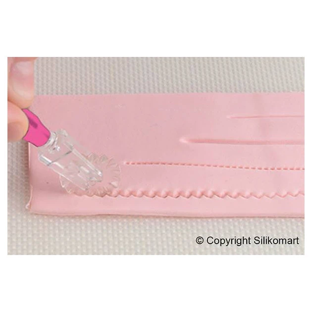 Budget ❤️ Roulette à gaufrer pour Pâte à Sucre Silikomart ???? 2 Budget ❤️ Roulette à gaufrer pour Pâte à Sucre Silikomart ???? – Image 2